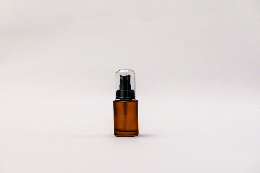 Botella 30 ml empavonada vidrio ámbar recto tapa ovalada