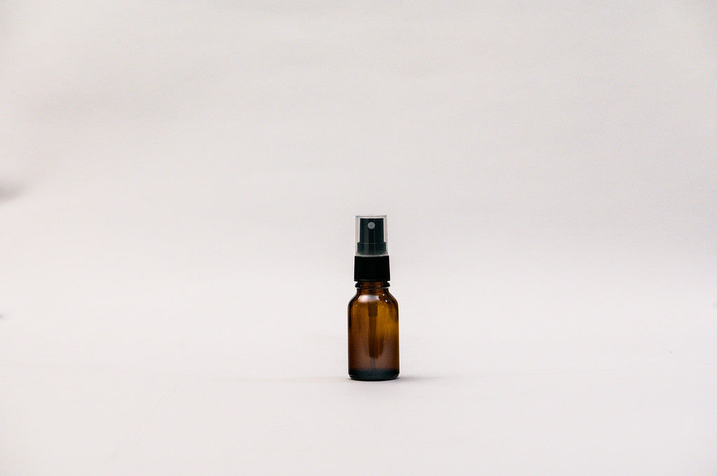 Botella 15 ml vidrio ámbar con spray atomizador negro 18/410