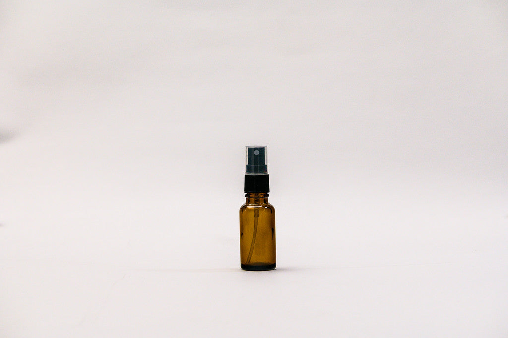Botella 20 ml vidrio ámbar con spray atomizador negro 18/410