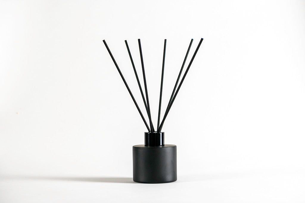 Mikado 100 ml difusor vidrio negro recto con tap. tapa n. varillas n.