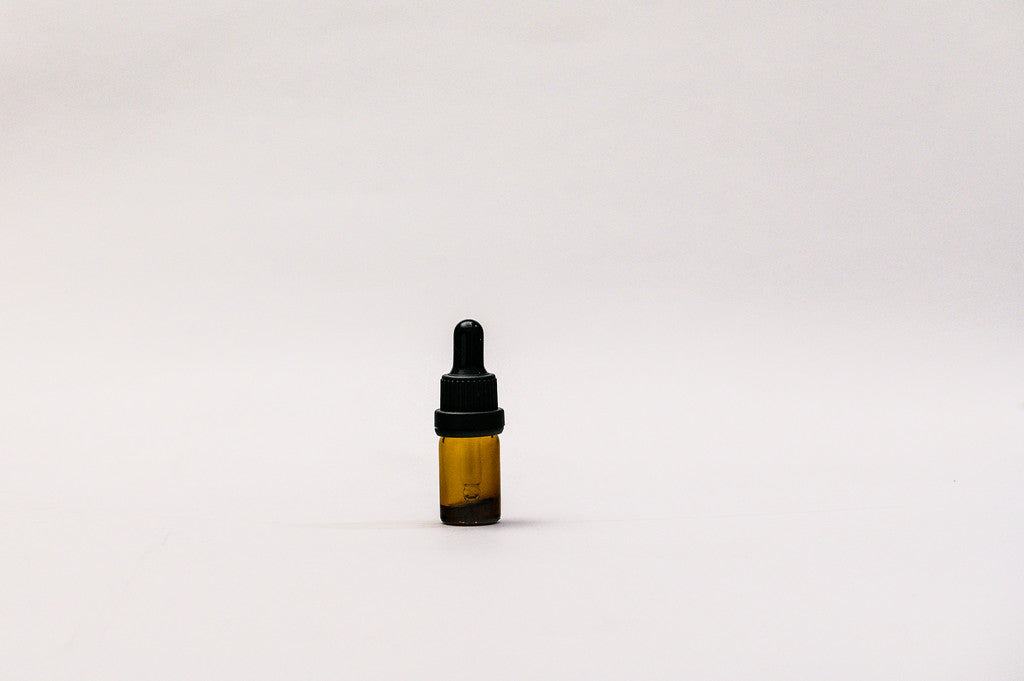 Gotario vidrio ámbar 5 ml con sello seguridad negro goma negra y pipeta