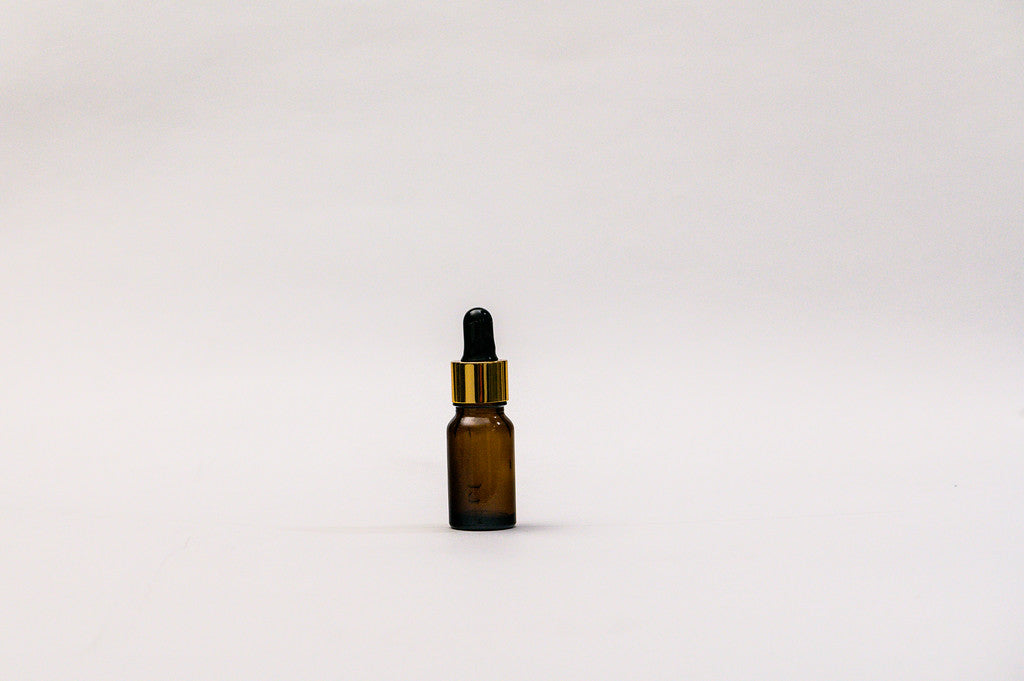 Gotario vidrio ámbar 10 ml con tapa dorada goma negra y pipeta