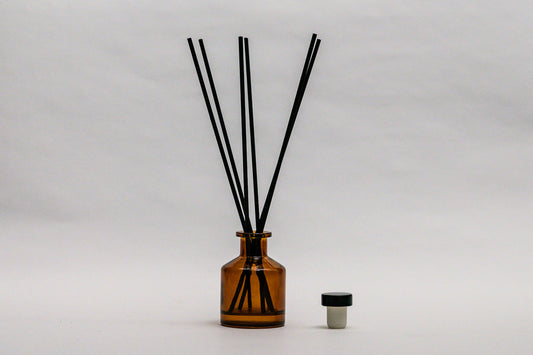 Mikado 50 ml difusor vidrio ámbar curvo con tap. varillas n.