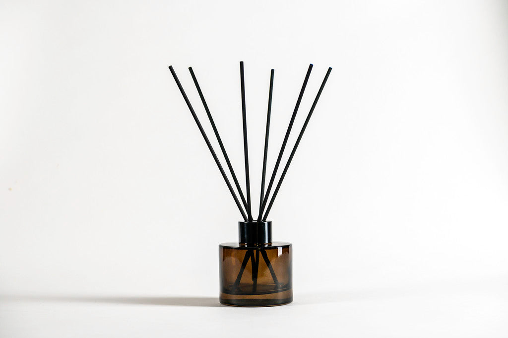 Mikado 100 ml difusor vidrio ámbar recto con tap. tapa n. varillas n.