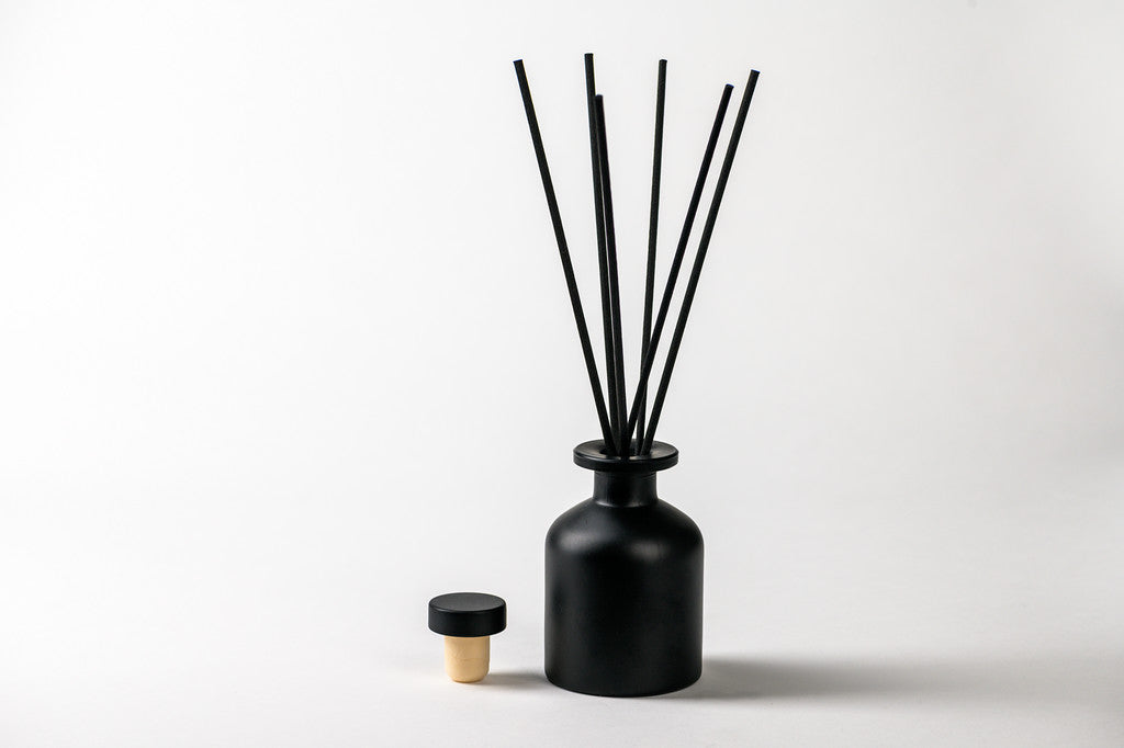 Mikado 90 ml difusor vidrio negro con tap. varillas n.