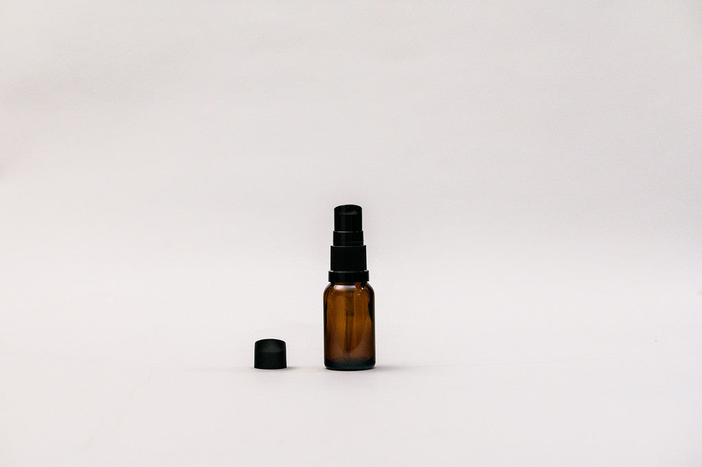 Botella 15 ml vidrio ámbar válvula de tratamiento 18/410